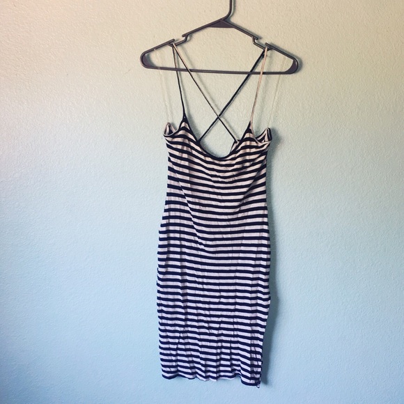 Windsor Split Dress - Picture 2 of 4